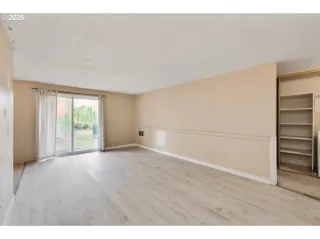 Photo #1: 350521816 Listing