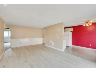 Photo #3: 350521816 Listing