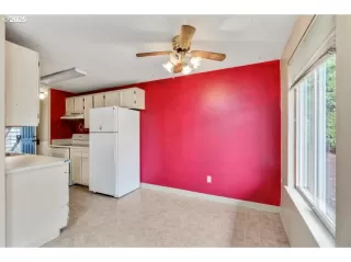 Photo #4: 350521816 Listing