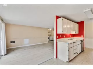 Photo #6: 350521816 Listing