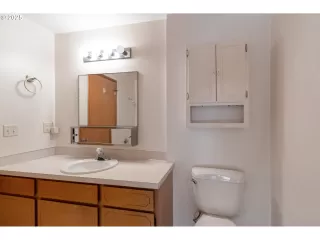 Photo #5: 350569823 Listing