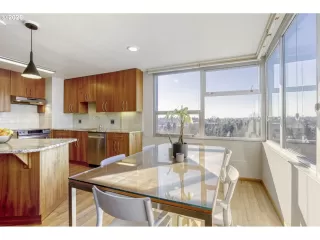 Photo #4: 350990288 Listing 