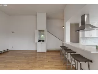 Photo #2: 351027307 Listing