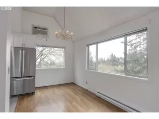 Photo #3: 351027307 Listing