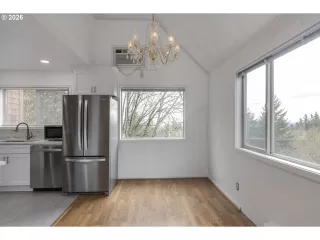 Photo #4: 351027307 Listing