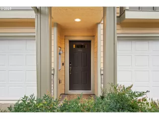 Photo #2: 351138048 Listing