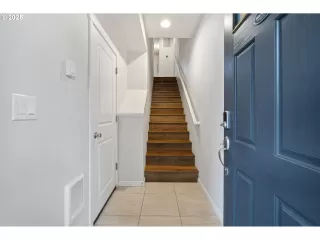 Photo #3: 351138048 Listing