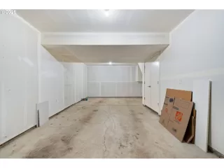 Photo #4: 351138048 Listing