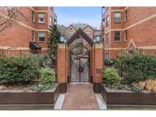 Photo #4: 352474463 Listing 