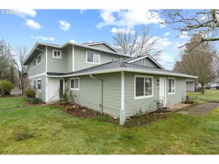 Photo #2: 352933989 Listing