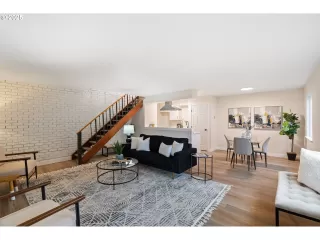 Photo #5: 352933989 Listing