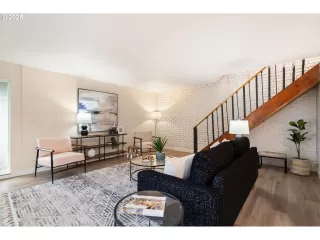 Photo #6: 352933989 Listing