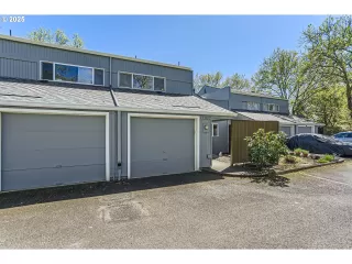 More Details about MLS # 352937857 : 17822 NW LAKEWAY CT