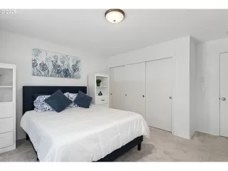 Photo #1: 353531559 Listing