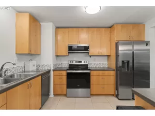 Photo #6: 353531559 Listing