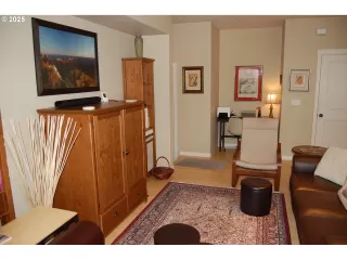 Photo #2: 353537031 Listing