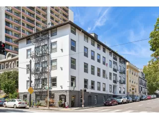 More Details about MLS # 353632633 : 1104 SW COLUMBIA ST 206