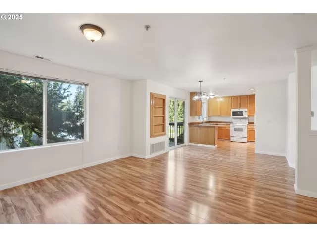 MLS: 353722091 Condo For Sale