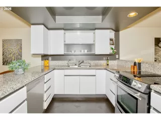 Photo #5: 353787762 Listing 