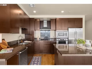 Photo #4: 353916295 Listing