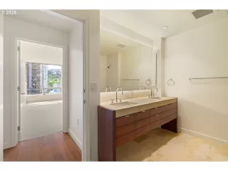 Photo #5: 354552289 Listing