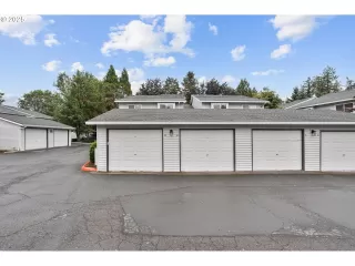 Photo #3: 355309943 Listing