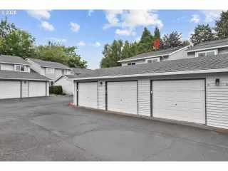 Photo #4: 355309943 Listing