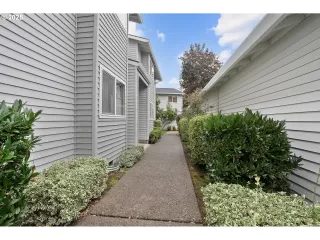 Photo #6: 355309943 Listing