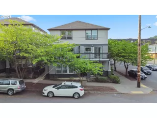 Photo #1: 355591339 Listing