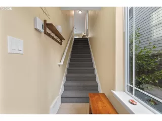 Photo #4: 355591339 Listing