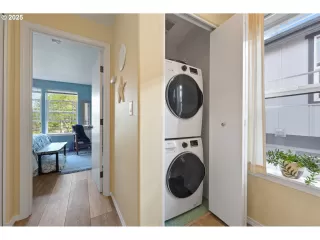 Photo #5: 355591339 Listing