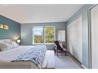 Photo #6: 355591339 Listing