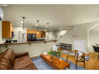 Photo #1: 355743326 Listing 