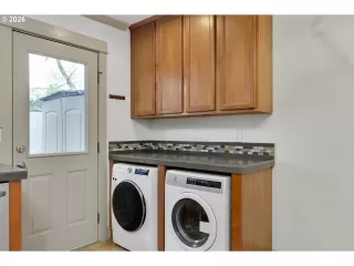Photo #5: 356481913 Listing 