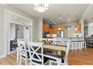 Photo #6: 356766670 Listing
