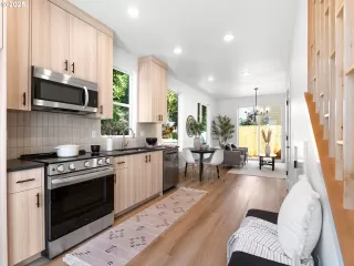 Photo #1: 357775116 Listing