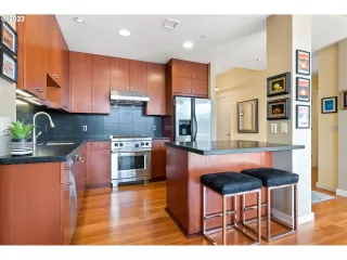 Photo #5: 357929863 Listing