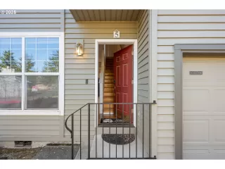 Photo #1: 358129533 Listing