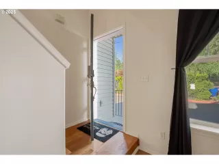 Photo #2: 358129533 Listing