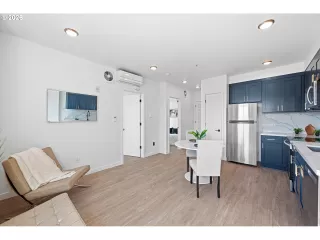 Photo #2: 359765959 Listing