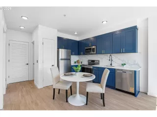 Photo #3: 359765959 Listing