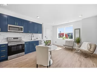 Photo #4: 359765959 Listing