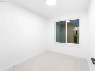 Photo #5: 359967681 Listing