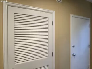 Photo #5: 360428881 Listing