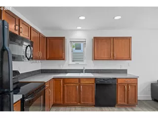 Photo #5: 360435201 Listing 