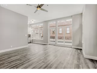 Photo #3: 360606583 Listing 