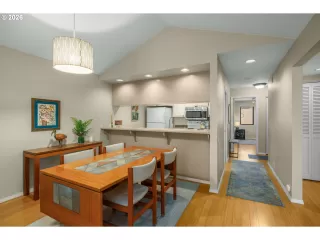 Photo #1: 360801140 Listing