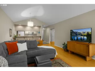 Photo #3: 360801140 Listing