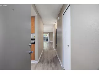 Photo #5: 361019587 Listing