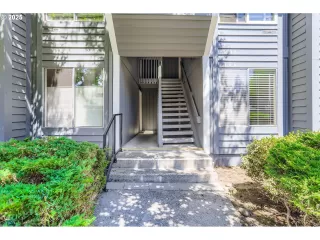 More Details about MLS # 361245623 : 650 SW MEADOW DR 106
